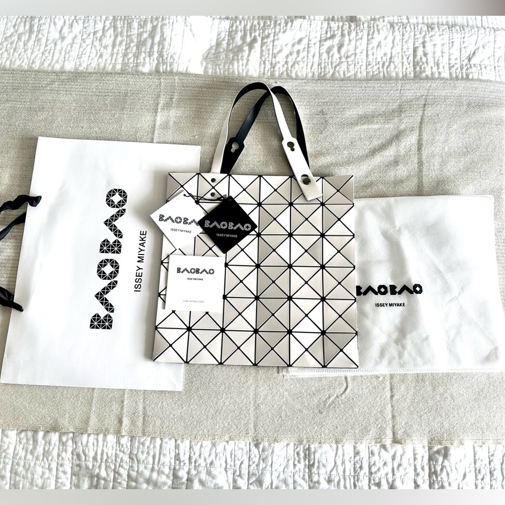 AUTHENTIC  BAO BAO Issey Miyake  Lucent Tote Bag - WHITE